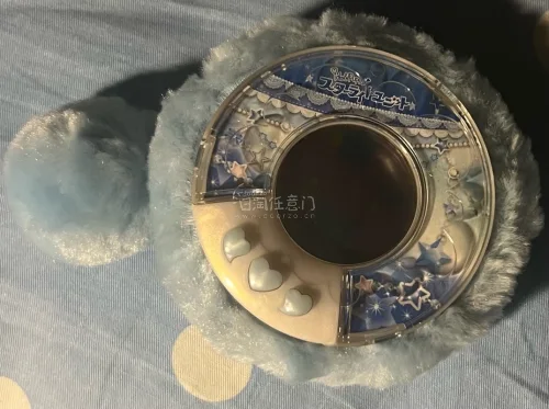 挖煤姬又一箱包裹到啦，都是我心心念念了好久的东西，拆快递就是最开心的事，挖煤姬总能淘到好东西，物美价廉的，太开心了，大爱挖煤姬哈哈