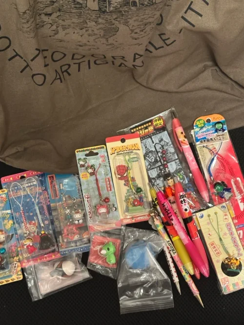 挖煤姬订单分享来也！这次切了些古早玩具，走的还是竹蜻蜓路线，合单速度很快，物流速度也非常快，运费也特别便宜，还经常有优惠券和积分活动，体验感很好，很完美的一次海淘！