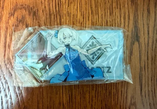 这次海淘收到的亚克力立牌品相特别好，人物印刷清晰，色彩还原度很高，细节做得精致。包装防护到位，整体没有划痕损伤。平台物流稳定，清关也很顺利，从下单到收货体验很不错，能顺利收到心仪的周边太开心了，非常满意这次的购物。