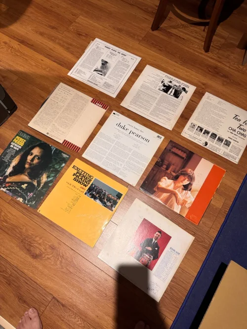 本次又通过日淘任意门购入一些黑胶唱片和 CD， 下单时可以使用免手续费或满减的折扣券， 从购买到入库很迅速， 免费合箱还是控制在 10 个包裹内， 并且选择未保留原始包装。 因考虑到最近天气原因，又选择了箱外气泡膜加固。 本次海运时间正常，三周无税到手。 外箱有轻微...
