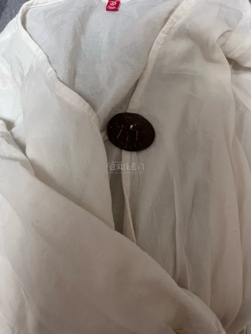 分享一下在挖煤姬用关键词如何具体搜索到“开衫外搭”。我这次买的其中一件是Amina的开衫，就要在品牌“Amina”后面加上“長袖 カーディガン 羽織”（长袖开衫外套），这样搜出来的内容就很具体啦。
记住这些关键词到挖煤姬的搜索框输入就可以识别并购入出美丽的好衣服。