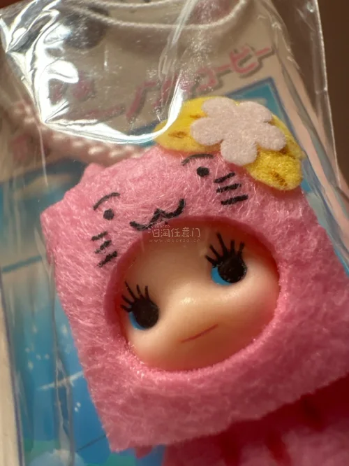 这批都是慢慢挑选、蹲了很久才收下来的中古小挂件。
每一只都保留着原本的原装卡片，带着一点岁月沉淀下来的旧质感。比起崭新的现货，自己反倒更偏爱这类慢慢绝版的限定小物件。暂时先不着急拆开，往后有空的时候，再慢慢拿出来
慢慢收集中…

已经离不开挖煤姬了，太好买了，购物很...