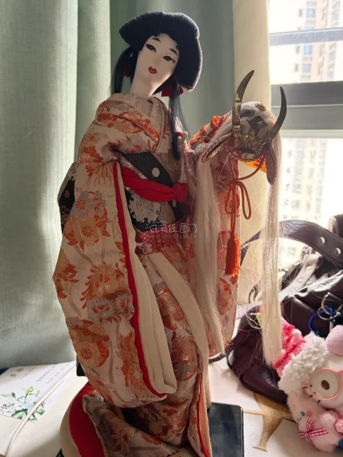 实物比图片还要精致，真的很难不爱！
 挖煤姬的打包防护做得太到位了，易碎品都单独裹满了气泡膜，长途海运过来也完好无损。而且经常有优惠券，价格很实惠。代拍操作简单，对新手非常友好！
还是用的EMS，运费积分抵扣很划算，包装也很好，没有破损。