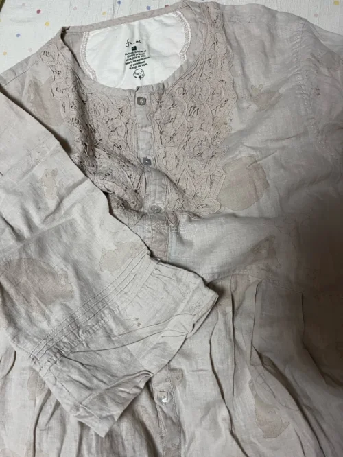 这次依旧是美丽衣服的一箱！不过这次有个我之前没买过的衣服类别——围裙风的背心裙。是品牌“cloud nine的”，围裙的关键词则是“エプロン風キャミワンピ”（围裙风背心连衣裙）。
记住这些关键词到挖煤姬的搜索框输入就可以识别并购入出美丽的好衣服。