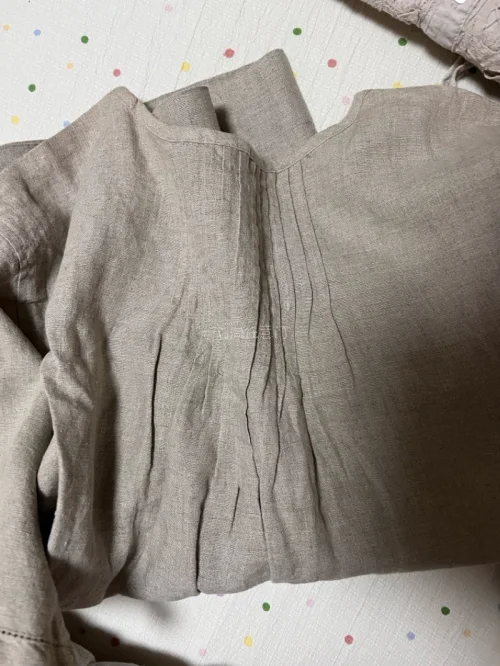 这次依旧是美丽衣服的一箱！不过这次有个我之前没买过的衣服类别——围裙风的背心裙。是品牌“cloud nine的”，围裙的关键词则是“エプロン風キャミワンピ”（围裙风背心连衣裙）。
记住这些关键词到挖煤姬的搜索框输入就可以识别并购入出美丽的好衣服。