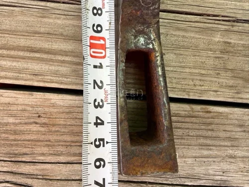 很好的、确实是古老斧头、古朴庄重的自然风貌、确实是有年代感、感谢任意门提供优质高效产品和服务，如果遇到喜欢的古老的古物件还会继续选购。