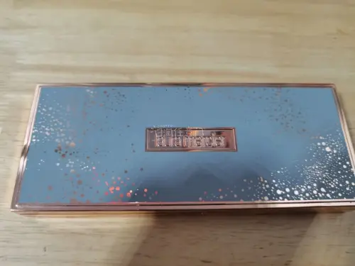 这次我购入的是一些日系彩妆，ysl唇釉、benefit的腮红，以及黛珂腮红等等，这些商品在挖煤姬app上可以非常简单搜索并购入上。商品都入库后，选择合适的线路运回，就可以安心等待到家了。我选择的是epl线路，全程都有明确的物流信息，时效在十天左右可以接受，包装得都很...
