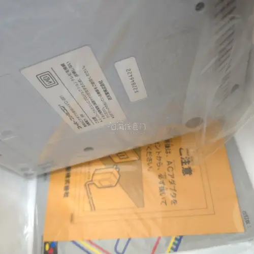 店家实拍如实展示商品，SFC主机和多款游戏卡带品相描述真实，箱说保存完好，没有隐瞒瑕疵。沟通回复及时耐心，打包防护做得很到位，有效避免运输磕碰。收到货和图片一致，是一次很舒心的复古游戏收藏采购，值得推荐给同好！