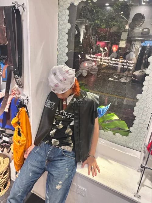这次在这里刷到了几条孤品摇滚短袖，价格非常实惠，都是00s 90s的短袖，还刚好都是我的尺码，下单大概一周多就送到了，一次很舒服的体验