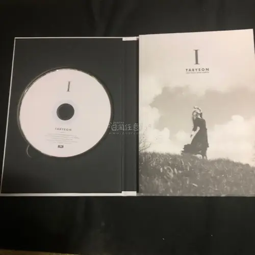 第一次日淘，没想到如此丝滑流畅，砍价方便，卖家爽快降价，我好幸运吖！物流给力，没多久就到了，包装严密，专辑保存良好。总之，下次还用！
