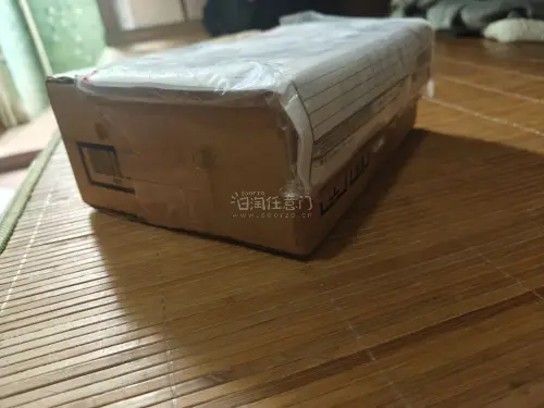 物品早上收到，中午回来打开包装一瞅不错啊！包装得挺好的，线材也很新。长度也合我意！整过购物过程挺好的，从日本回来时间上比以前快了。跟国内比的话物品质量好很多，价格也有优势。最关键的是服务质量比国家某鱼好，没有乱七八糟的人和事。也没有到手刀啊什么滴！购物过程让人舒畅。...