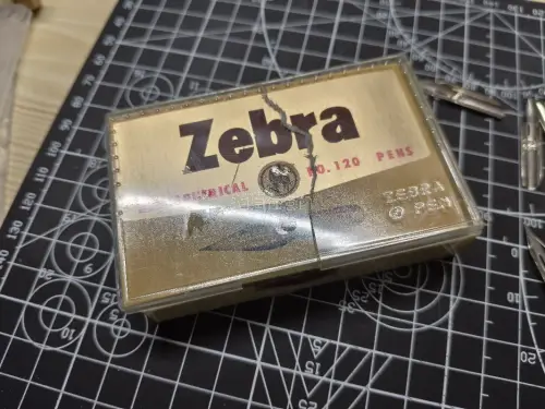 筛选商品或卖家的方法：
 一般屏蔽了的，不用留念。如果是个人卖家可以还价，如果是列成商品的，就看着买了。
 分享如何淘到心仪的商品：
 正常搜喜欢的文具，有米有卷就买，没米没卷加入收藏。没太多米有卷试试还价，200～300日元还是很爽快的。
 对了，拍卖记得看运费₍...
