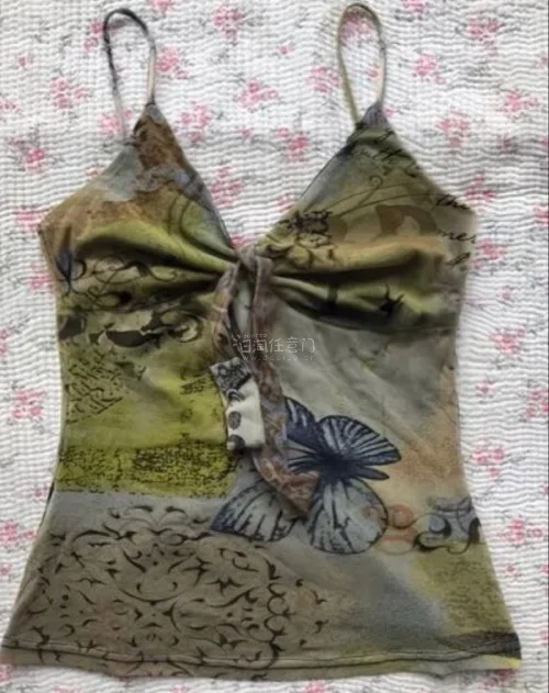 谁懂每个月挖煤的快乐呀，本月开第二弹，这次购入了很喜欢的美衣，非常喜欢这种风格。
这次挖宝也没有踩雷，抓住夏季的小尾巴，还能穿一段时间，非常开心～