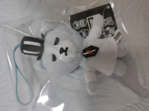 终于蹲到BIGBANG这套KRUNK全套周边+胜利VVIP日专✨
古早官周国内很难凑齐，分享切煤小要点：
▪️日文英文混合搜索，扩大搜索范围
▪️仔细看实拍图，甄别谷子瑕疵
▪️算清全部成本，拒绝冲动下单
▪️利用仓库入库照片核对商品，降低踩坑概率
 
耐心蹲守，就...