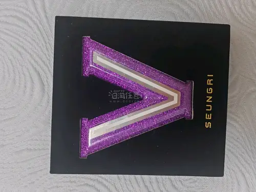 终于蹲到BIGBANG这套KRUNK全套周边+胜利VVIP日专✨
古早官周国内很难凑齐，分享切煤小要点：
▪️日文英文混合搜索，扩大搜索范围
▪️仔细看实拍图，甄别谷子瑕疵
▪️算清全部成本，拒绝冲动下单
▪️利用仓库入库照片核对商品，降低踩坑概率
 
耐心蹲守，就...