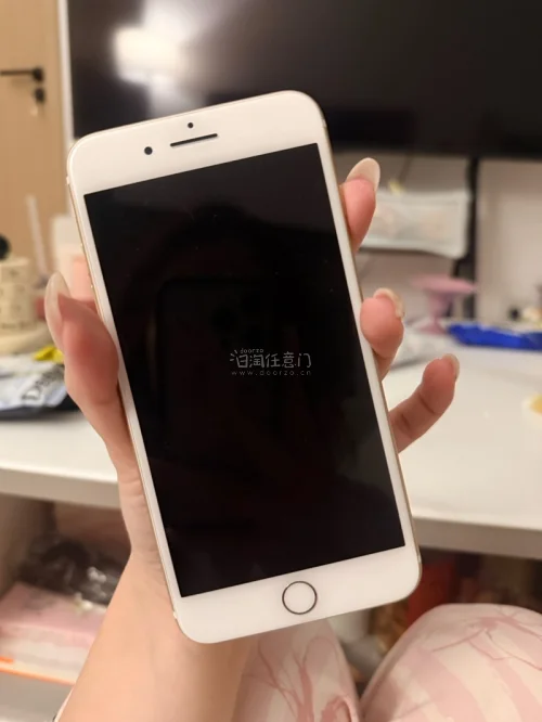 这是第一次使用挖煤姬，整个物流过程都比想象的快！一直很想买个7p拍照，在挖煤姬上刷了好多天，终于刷到了价格很合适的一台，而且到手以后特别惊喜，成色太棒了，感觉能有个95新，真的很超值划算了！整体用下来也没有任何难操作的情况，特别丝滑。