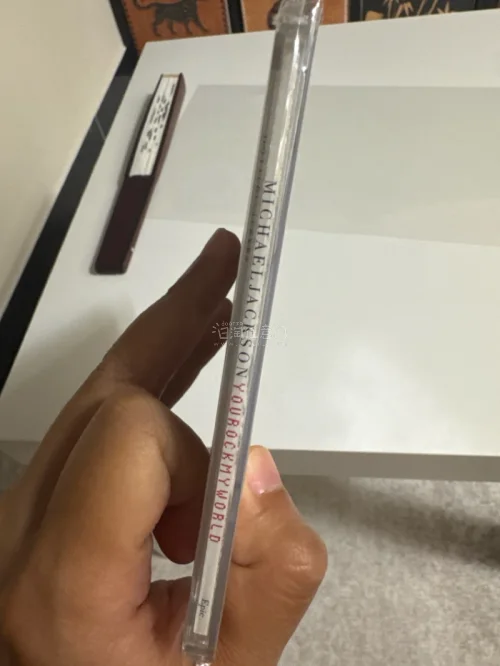 第一次使用日淘app，挖煤姬体验很棒，日淘唱片很方便。中文界面操作简单，打包防护扎实，合单仓储省心，收费透明，物流更新及时，海淘实体碟首选，后续会继续使用。