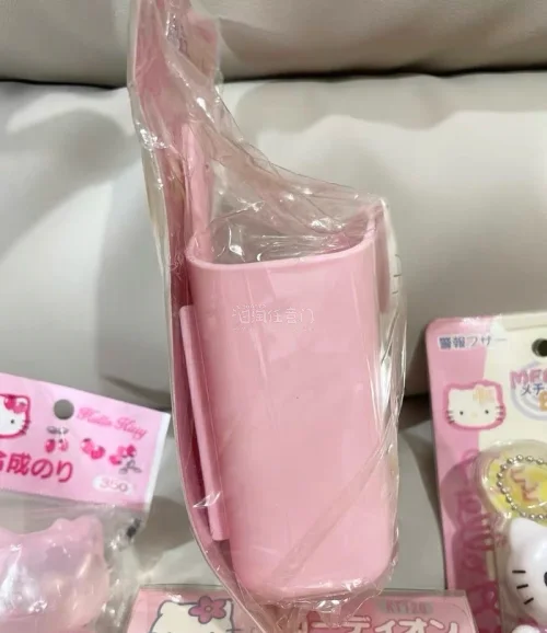浴室收纳架粉粉的太可爱了！挖煤机更新物品也挺快的，一刷到就马上买了！物流也很快！在挖煤机淘物总能买到喜欢的！解决问题也很快！会继续使用的