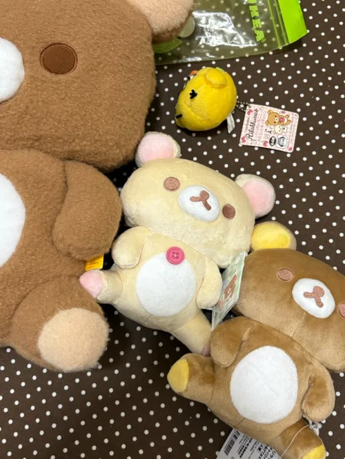 在挖煤姬上蹲到一大箱品相非常好的轻松熊玩偶，卖家实拍图超细致，价格比国内代购划算太多！这次用挖煤姬试水，操作比我想的简单多了，页面清晰，各项费用一目了然，物流全程实时跟踪，海淘小白也能轻松上手。竹蜻蜓一周多就收到货，箱子包裹得严严实实，拆开快递瞬间幸福感拉满。现在天...