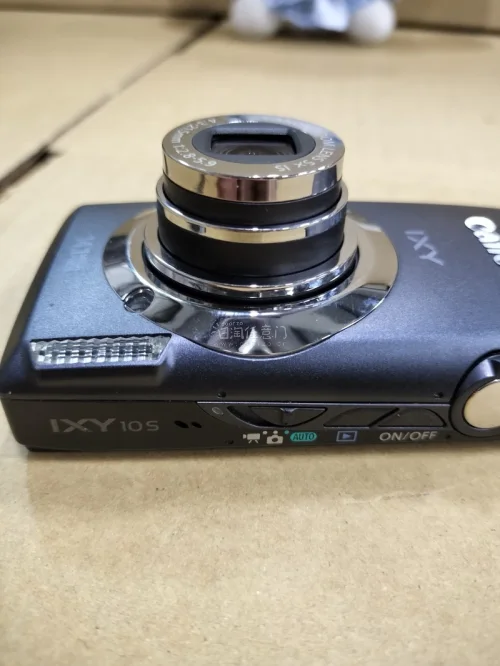 今天分享一下我在挖煤姬淘到的佳能ixy10s 这个ccd对应的是国内ixus210 在国内淘的相机大多数溢价高而且成色没有那么好 在购买的时候记得要买数码检查，这样的话不怕遇到有差别的情况，物流速度也是很快的 从购买到拿到手12天 可以说是非常快了 希望大家都可以买...
