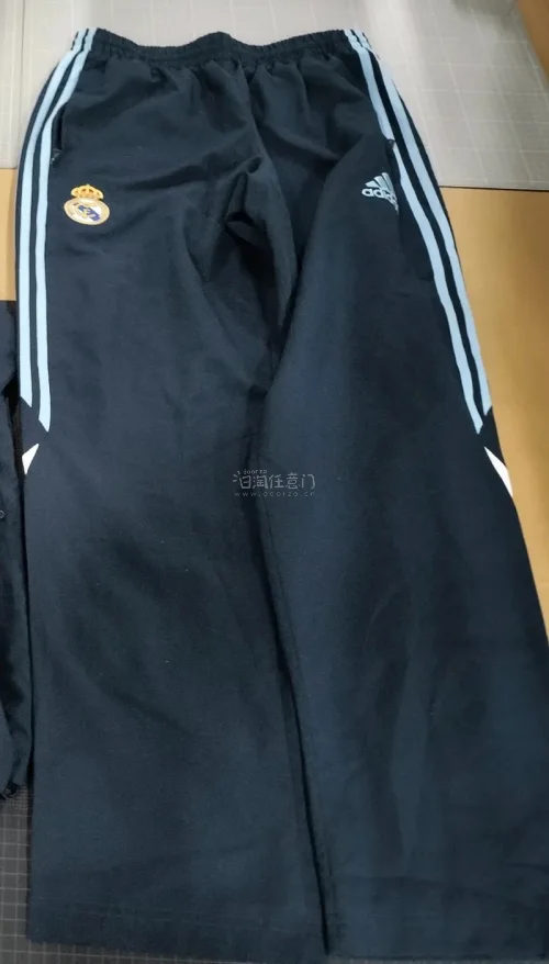 非常稀有的09-10adidas皇马训练服～三色拼色颜值超级高！为了喜欢的球星买的同款，能买到真的感觉好幸福～期待上身！