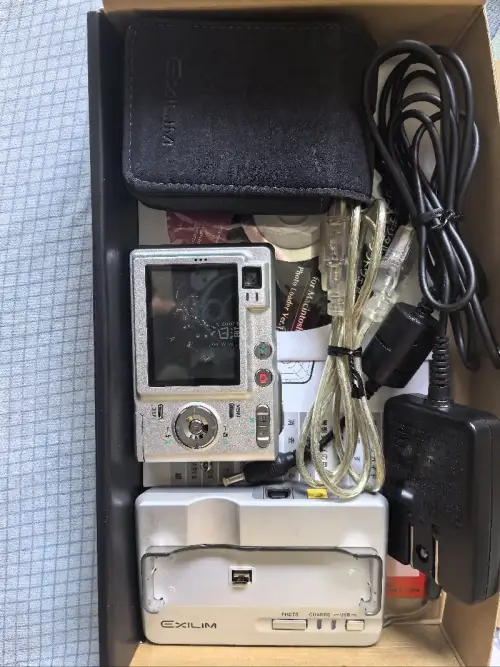 终于在挖煤姬拿下两台CCD！机子成色不错，功能完好，复古出片很好看。平台下单流程简单，价格透明。打包严实，物流速度稳定，一路上没有磕碰，海淘体验很棒，淘中古相机首选。