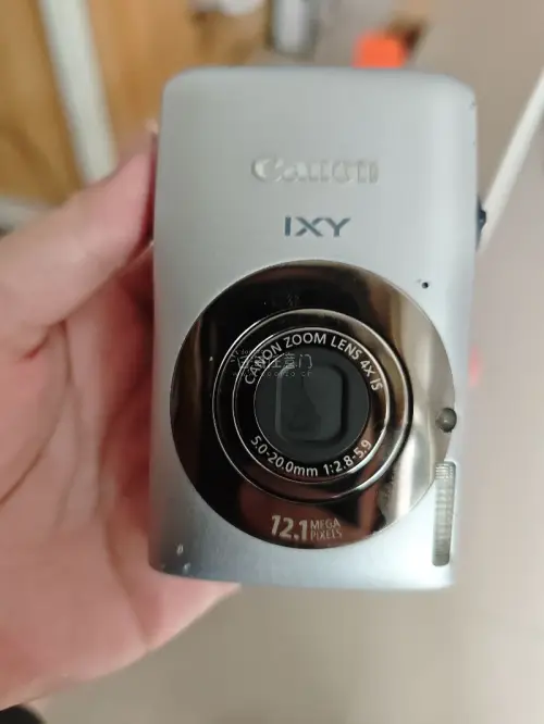 用新入手的ccd美美出片啦，幸福感拉满。挖煤姬太好用了！界面清晰，搜索精准，一键翻译超省心。代拍超快，好价数码产品都能抢到。合单省运费，打包更是绝，层层加固，完全不怕压坏。
