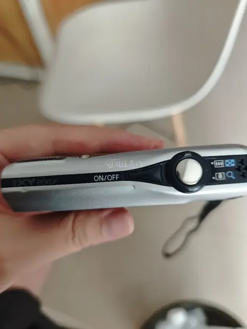 用新入手的ccd美美出片啦，幸福感拉满。挖煤姬太好用了！界面清晰，搜索精准，一键翻译超省心。代拍超快，好价数码产品都能抢到。合单省运费，打包更是绝，层层加固，完全不怕压坏。