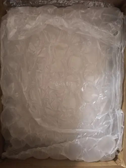 在挖煤姬第一次海淘，体验感还蛮不错的。
东西收到包装完好，填充到位，拿出来没有损伤，品相跟煤炉卖家图上的一致，没有翻车。物流走的EMS也比我想象中快，中间清关也没卡太久。从下单到收货都挺顺的，东西也满意，好评。APP操作流程顺手，合单省了运费，整体体验符合预期，后续...