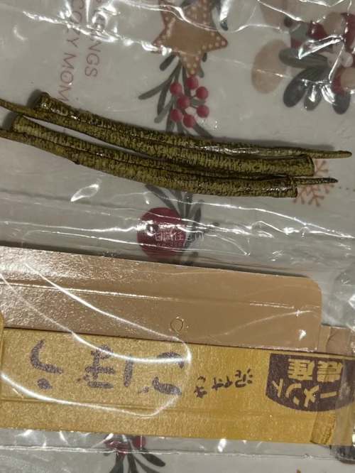 又是食玩到货的分享 这条是这端中不怎么热门的款 但老绝版依旧是做工精细的 还是值得收藏 很喜欢这个绿色的篮子 还有不怎么常见的牛蒡 蔬菜市场推荐
