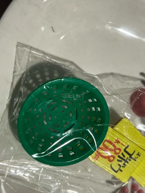 又是食玩到货的分享 这条是这端中不怎么热门的款 但老绝版依旧是做工精细的 还是值得收藏 很喜欢这个绿色的篮子 还有不怎么常见的牛蒡 蔬菜市场推荐