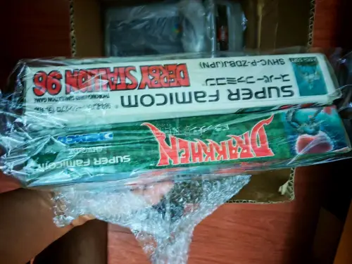 买到了，以前都没有玩过的，整一套的sfc有一个主机带两个手柄，还有五个游戏卡，整体的成色都还非常不错，有时间再来测试一下，给个好评先