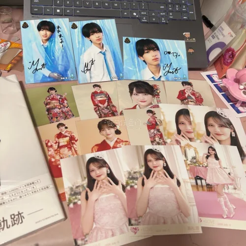 我一直在切小偶像谢谢然后就是我发现一直当偶像宅会很舒服
ems依旧很快，提交申请以后一周左右到手，派送也很及时负责
日娱妹继续切起来不要停