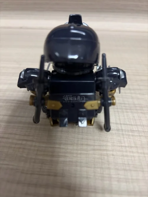 百鬼丸零件完整，运输快，机关忘完好，二手但是还是很新，价格实行，费用不贵，包装完好，本次购物很愉快。推荐推荐！