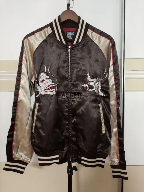 非常棒的一次购物，第一次尝试合单这么多件衣服，包裹包装的非常好！衣服和盒子在运输的过程中没有损坏，ems的快递速度也很快，准时到达我的手里