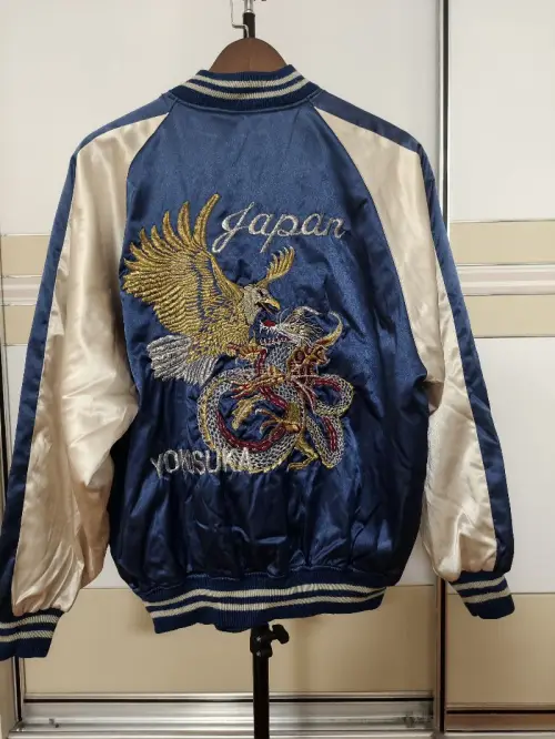 非常棒的一次购物，第一次尝试合单这么多件衣服，包裹包装的非常好！衣服和盒子在运输的过程中没有损坏，ems的快递速度也很快，准时到达我的手里