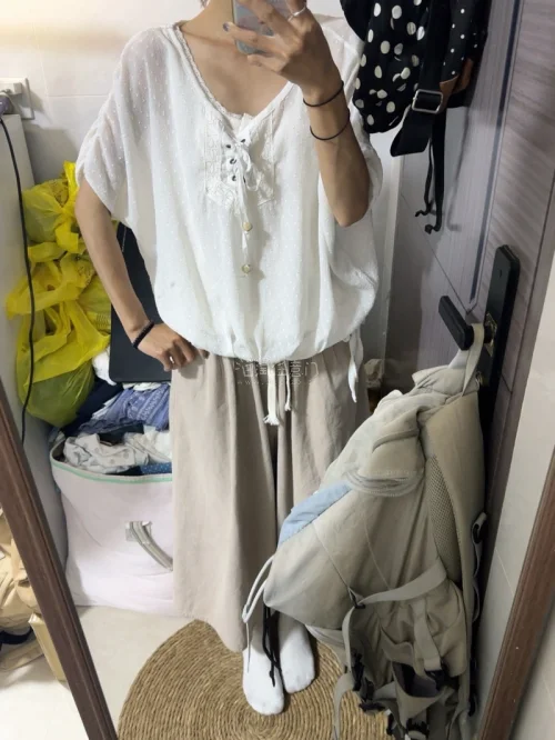 简直不要太好穿！裤子版型很好，面料很舒服，最重要的是很百搭呀！上身很日系感，我好爱！买到的最爱的裤子！