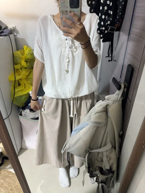 简直不要太好穿！裤子版型很好，面料很舒服，最重要的是很百搭呀！上身很日系感，我好爱！买到的最爱的裤子！