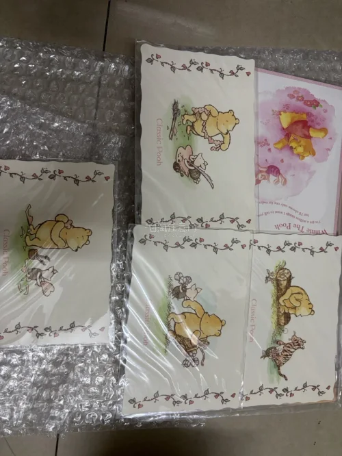 第一次在挖煤姬切煤，买了迪士尼胸针和明信片，包装完美，东西到家，美美哒!挖煤姬指示很方便新手也能轻松上手，此外竹蜻蜓运费便宜，非常便利，积分还可以抵扣运费，简直是吃谷人的福音