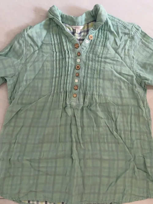 这次在挖煤姬海淘入手的日系衣服体验很不错！商品实物成色和卖家描述一致，面料质感柔软舒服。整个下单、代拍流程清晰流畅，物流轨迹全程可查，包装保护得很到位，衣服没有出现压皱破损的情况。平台操作简单省心，从日本到国内整体时效可以接受，能够轻松淘到国内少见的古着单品，海淘购...