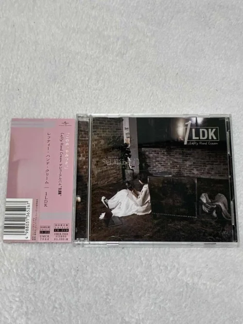 挖煤姬海淘开箱｜日版CD收获?

1. ぼくのりりっくのぼうよみ『Noah's Ark』，概念向同人商业专辑，盘面状态良好。

2. Lefty Hand Cream《1LDK》初回限定盘，CD+DVD，完整保留原装侧标，碟盒完好。

3. 未闻花名《sec...
