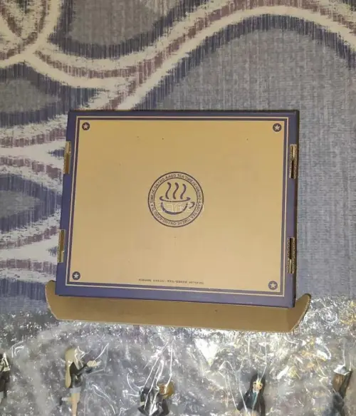 这次购买了轻音少女的杯挂一套很喜欢 很萌 而且还是很好价拿下 之前很多优惠卷减了很多。很舒服拿下走的竹蜻蜓路线 线路很快包装很好没有损坏