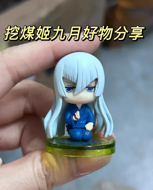 ?105）挖煤姬好物秀｜海淘中古手办大丰收✨
终于收到在挖煤姬蹲的煤炉中古粘土小手办一大包！
满满一堆Q版小人，有刀剑乱舞多款角色，部分带原包装、底座，也有不少散款，零件配件数量也很多。打算全部整理清点完成后，分类收纳摆进展示盒，摆在桌面做收藏陈列。
入坑吃谷之后经...