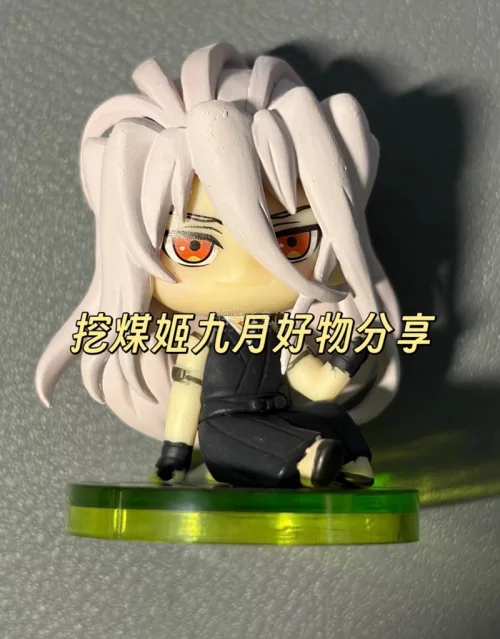 ?105）挖煤姬好物秀｜海淘中古手办大丰收✨
终于收到在挖煤姬蹲的煤炉中古粘土小手办一大包！
满满一堆Q版小人，有刀剑乱舞多款角色，部分带原包装、底座，也有不少散款，零件配件数量也很多。打算全部整理清点完成后，分类收纳摆进展示盒，摆在桌面做收藏陈列。
入坑吃谷之后经...