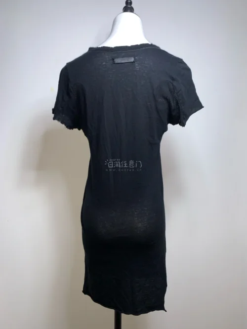 感谢挖煤姬，淘了一些衣服，平安到手很满意，已经使用挖煤姬好多次了，也买了很多次东西，每一次都没有让我失望，优惠券给的多，社群活动也多，还可以用积分抵扣运费，物流很快，纸箱很厚实，售后体验也很好！