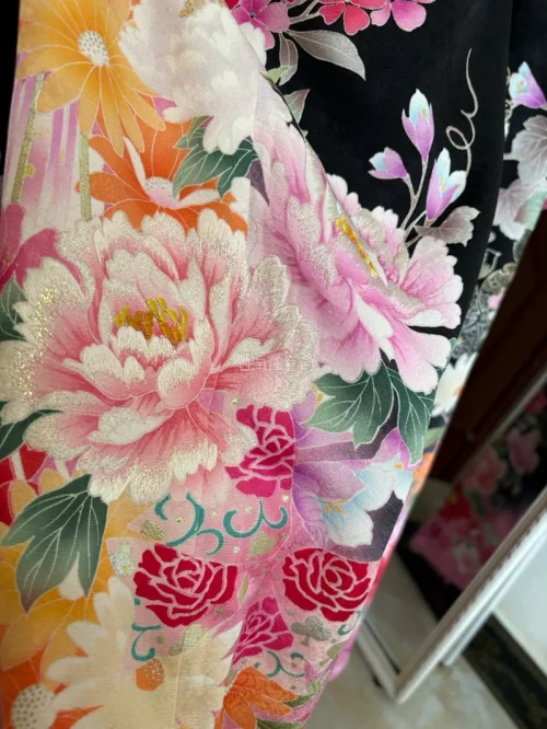 淘的布料又到啦，挖煤姬这个平台是日淘代购平台，里面有很多平价布料，时常可以捡漏好价正娟，这次我买的贵的不加邮费和税最便宜只要200多，非常划算，里面的商品时常会减价，