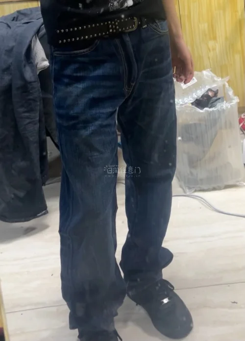 终于收到在挖煤姬蹲了很久的裤子，实物到 手超出预期，成色很不错。 版型特别好，颜色很喜欢，尺码也非常合适，而且是正品。 平台操作很省心，自带翻译看日文商品很方便 卖家的成色描述如实，打包防护做得扎实，漂洋 过海过来完好无损，物流进度也能实时查看。 能淘到很多国内不好...