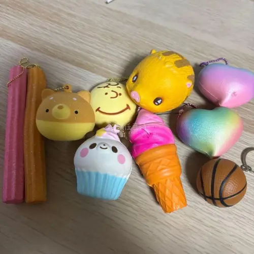 这次海淘入手了好多可爱的中古squishy，各式各样的小挂件款式很丰富。平台代拍流程简单顺畅，入库核对信息准确，打包防护做得很用心，到手所有玩具都完好。能淘到很多国内少见的日本二手慢回弹，整体购物体验很不错，转运时效也可以，淘解压玩具选这里很靠谱，之后还会继续回购。...