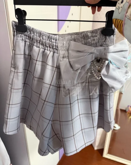 这次我在挖煤姬购买了特别好看的衣服，我觉得挖煤姬的服务特别的好，主要是打包都是用纸箱的，而且特别的厚实，而且挖煤姬的物流速度都很快，我基本上一周就能收到的包裹了的很便捷，就变成国内购物的存在