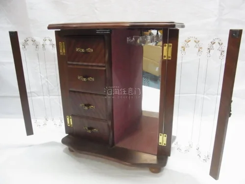 相对全面的商品搜索、优惠多多的福利放送、迅速的代切服务，挖煤姬都让我这个切煤小白十分满意！这是一次惊喜又欢喜的海淘体验，已火速安利身边同好！

本次运回来的两件商品都是提高生活品质的：坐垫和首饰音乐盒，mtg红色坐垫如图摆放正常坐上去就可以矫正坐姿，音乐盒展开如图所...